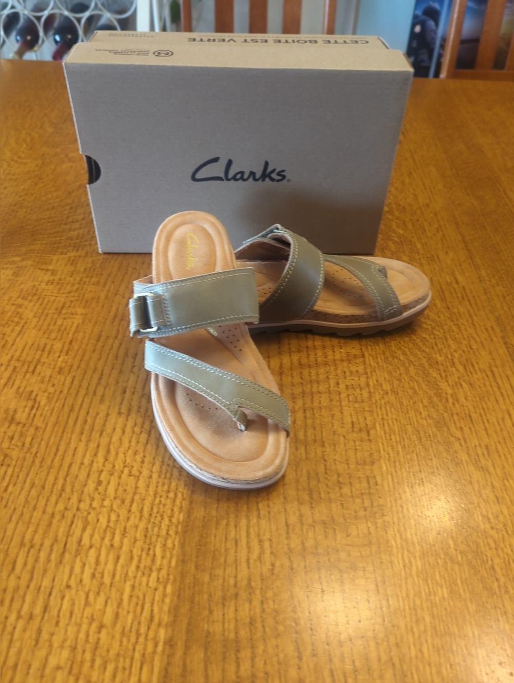 Clarks  71770 │ Yacht Beach Sandal │Olive Leather │Women's Size 6M │NEW with Box